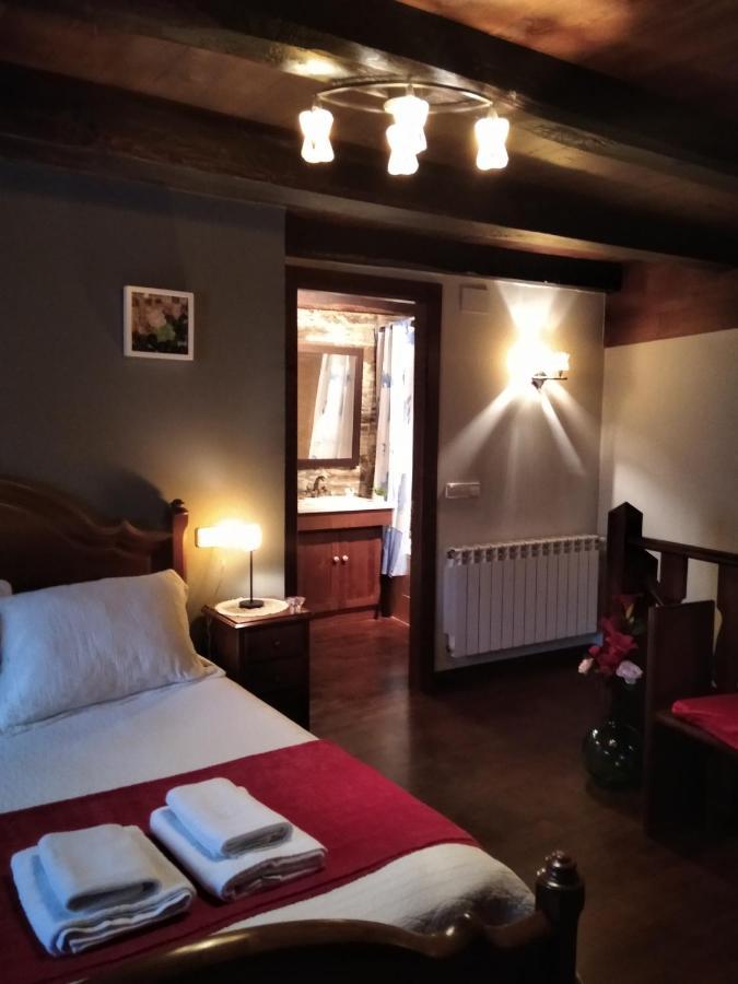 Apartamento La Corrada ซานตาเอวลาเลีย เด โอสโกส ภายนอก รูปภาพ